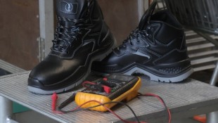 Villanyszerelő lábbelik, amelyek tényleg bírják a feszültséget